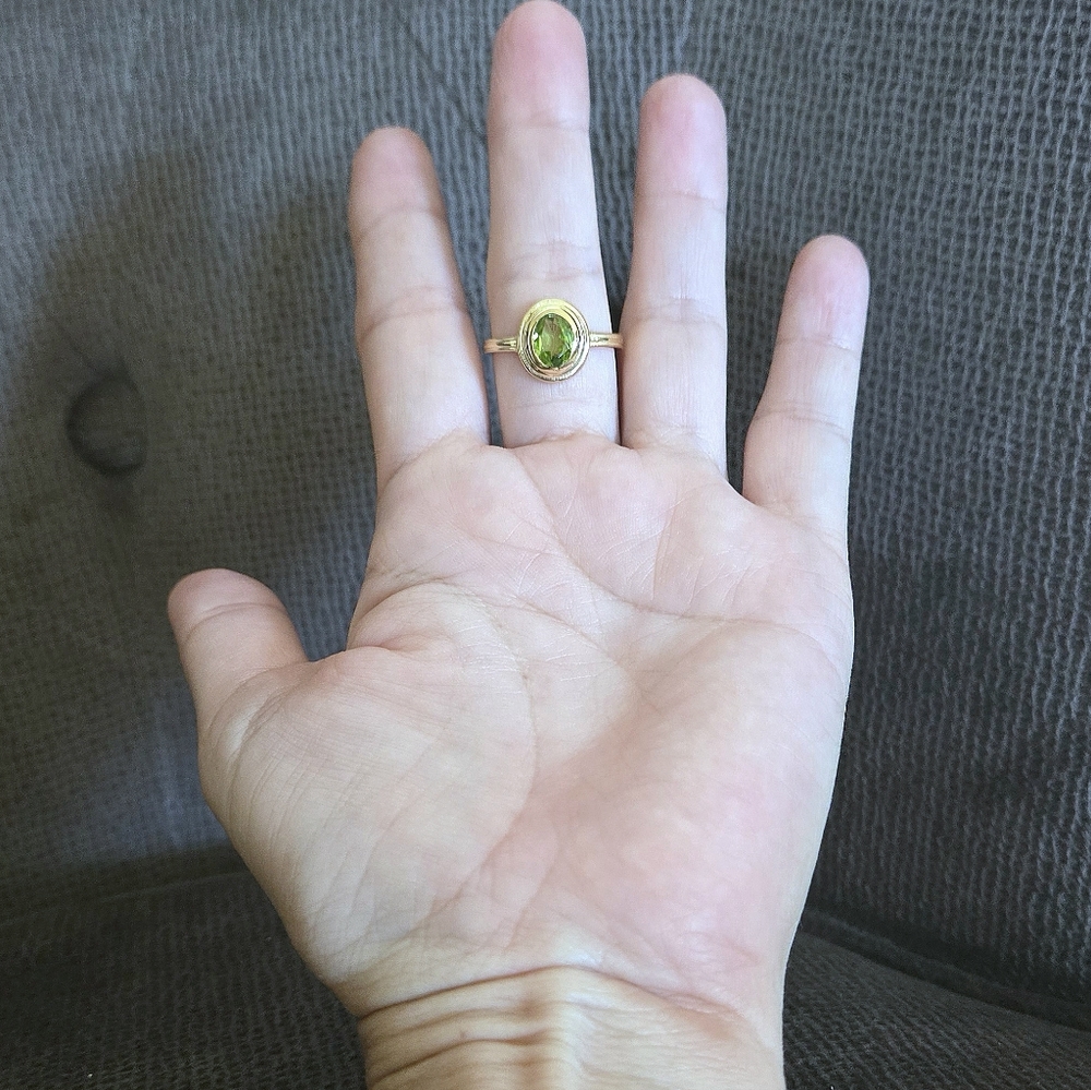 Shivam Oval Cut Peridot💚 Ring💍 - NWT - Picture 3 of 16